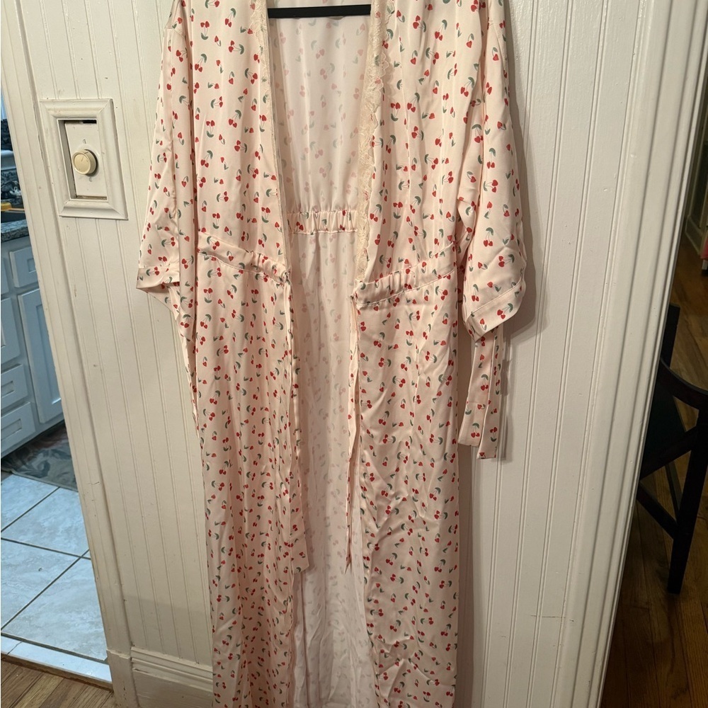 Free People Intimates First Blush Medium Robe - Picture 2 of 10